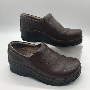 Klogs Naples tooled Leather clog closed heel Brown women size 6.5
